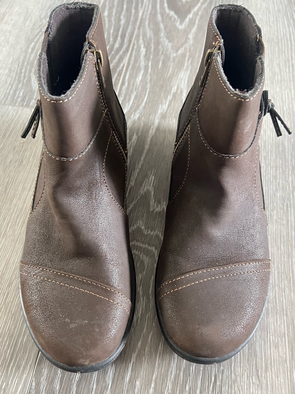 Eastland Brown Kids Zip-Back Ankle Boots